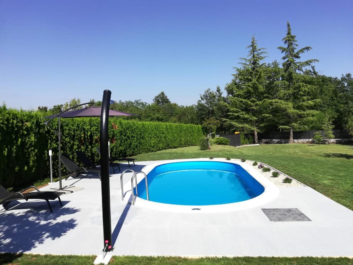 Holiday Home Maria Pazin Exterior photo