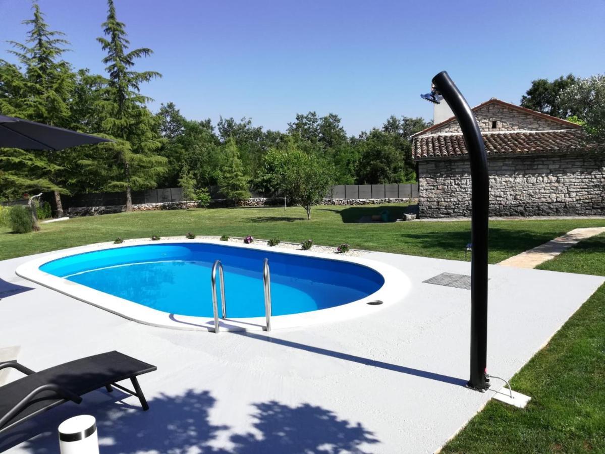 Holiday Home Maria Pazin Exterior photo