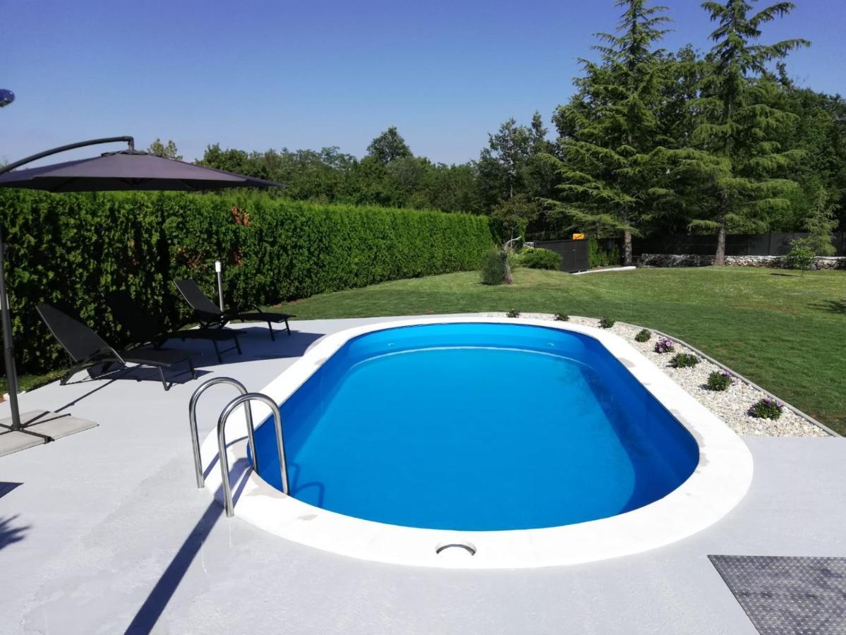 Holiday Home Maria Pazin Exterior photo
