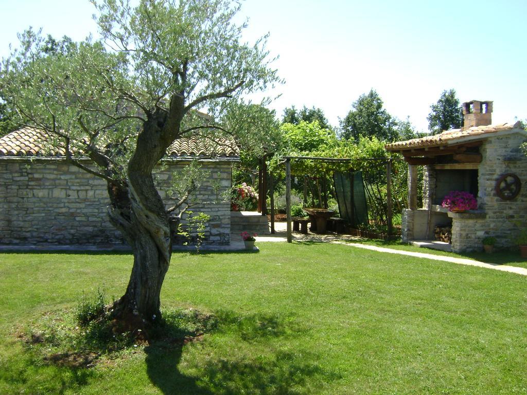 Holiday Home Maria Pazin Exterior photo